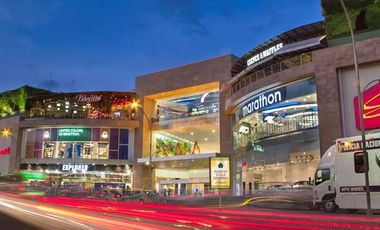 Casa en venta con piscina - Cumbayá Reservorio de agua