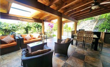 CASA EN RENTA, ACATITLN VALLE DE BRAVO