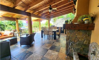 CASA EN RENTA, ACATITLN VALLE DE BRAVO