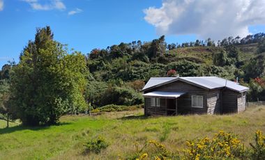 Se vende parcela con dos casas en Caipulli