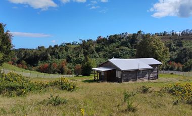 Se vende parcela con dos casas en Caipulli