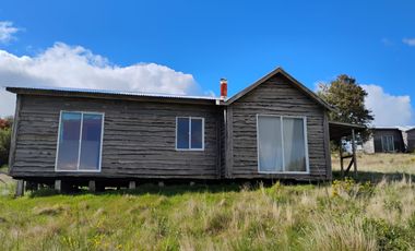 Se vende parcela con dos casas en Caipulli