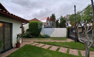 Casa en Los Domínicos, Las Condes