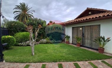 Casa en Los Domínicos, Las Condes