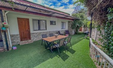 Casa en barrio residencial. Vitacura