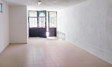 Local o Bodega en parte trasera de pequeña plaza en Camino a Los Olvera, Corregidora, Querétaro