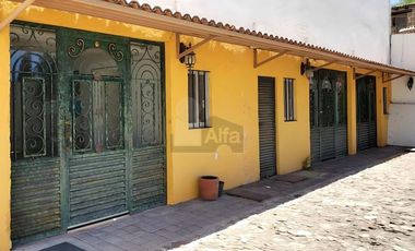 Local o Bodega en parte trasera de pequeña plaza en Camino a Los Olvera, Corregidora, Querétaro