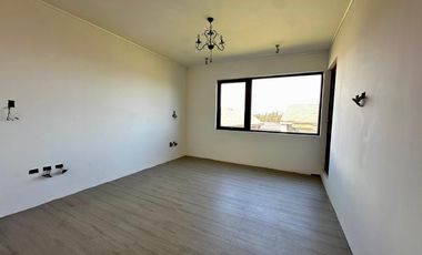 Moderna e impecable casa fundo el venado etapa 7