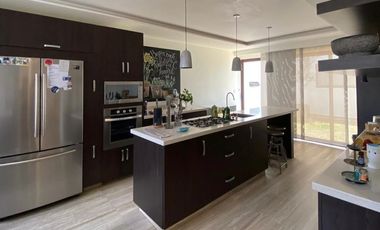 RENTA CASA EN CONDOMINIO CALLE CERRADA EN LAS ÁGUILAS