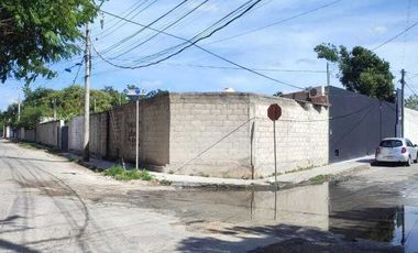 En Renta, Terreno con Oficina y área techada en Sodzil Norte