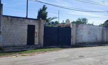 En Renta, Terreno con Oficina y área techada en Sodzil Norte