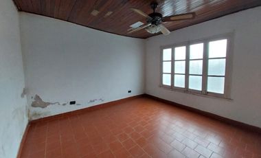 Casa en venta - 2 Dormitorios 1 Baño - 359Mts2 - Carmen de Areco