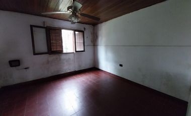 Casa en venta - 2 Dormitorios 1 Baño - 359Mts2 - Carmen de Areco