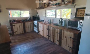 Casa en amplio lote en Villa San José