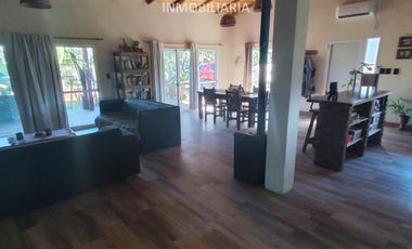 Casa en amplio lote en Villa San José