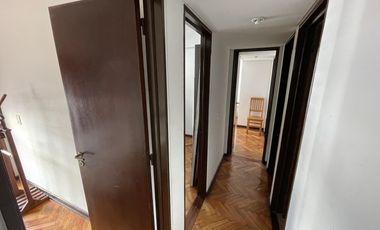 Departamento de 4 ambientes c/ cochera en Venta - Avellaneda
