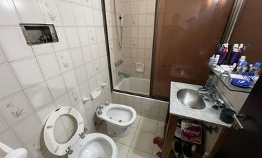 Departamento de 4 ambientes c/ cochera en Venta - Avellaneda