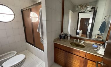 Departamento de 4 ambientes c/ cochera en Venta - Avellaneda