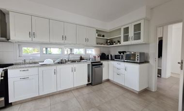 Casa en venta en barrio Vila Marina, Villanueva, Tigre