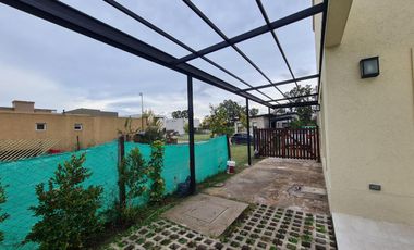 Casa en venta en barrio Vila Marina, Villanueva, Tigre