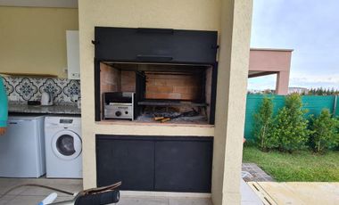 Casa en venta en barrio Vila Marina, Villanueva, Tigre