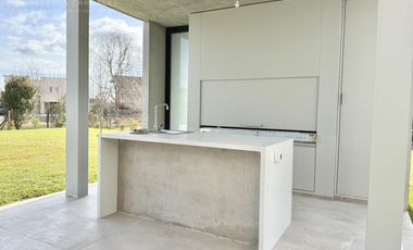 Casa de 6 Ambientes en Venta en La Reserva Cardales