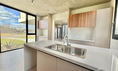 Casa de 6 Ambientes en Venta en La Reserva Cardales