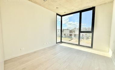 Casa de 6 Ambientes en Venta en La Reserva Cardales