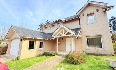 Casa 6 ambientes en Venta - En golf club Tulsa