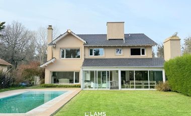 Casa 6 ambientes en Venta - En golf club Tulsa