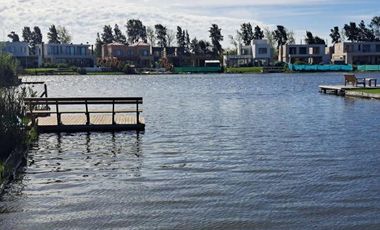 Casa Moderna de 5 AMB Barrio Santa Ana con Galería, Parrilla y Gran Jardín con Piscina