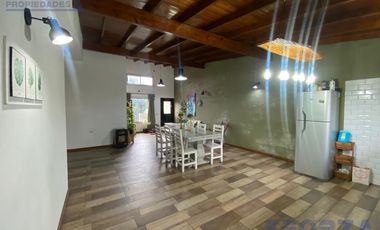 Casa + Depto en planta alta + deposito tipo losa en