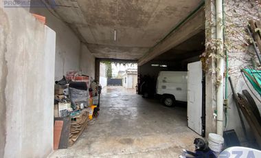 Casa + Depto en planta alta + deposito tipo losa en