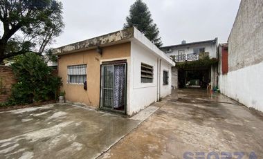 Casa + Depto en planta alta + deposito tipo losa en