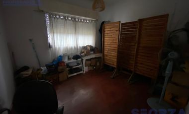 Casa + Depto en planta alta + deposito tipo losa en