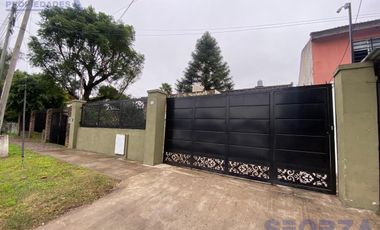 Casa + Depto en planta alta + deposito tipo losa en