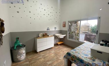 Casa + Depto en planta alta + deposito tipo losa en