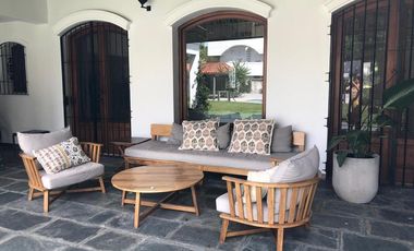 Excelente casa 5 ambientes