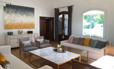 Excelente casa 5 ambientes