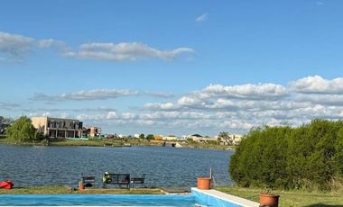 Casa en venta - 4 Dormitorios 4 Baños - Loma Verde