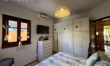 Venta de casa de 4 ambientes con cochera y quincho en Sarandi