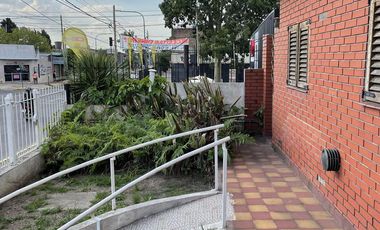 Casa gran lote 4 ambientes