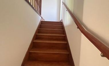 Casa en Alquiler 3 dorm, patio y Jardín.  Acassuso, San Isidro en  Necochea al 800.