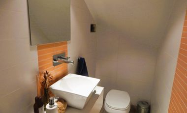 Casa en Alquiler 3 dorm, patio y Jardín.  Acassuso, San Isidro en  Necochea al 800.