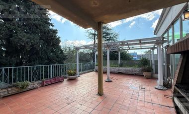 En venta Ituzaingó Norte - 2 Locales comerciales - vivienda - gran parque - Calle Brandsen