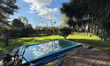 En venta Ituzaingó Norte - 2 Locales comerciales - vivienda - gran parque - Calle Brandsen