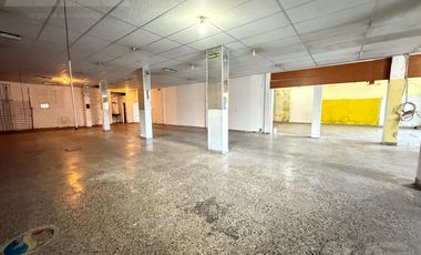 En venta Ituzaingó Norte - 2 Locales comerciales - vivienda - gran parque - Calle Brandsen