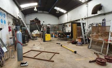 Galpón Interno con Amplio Terreno en Venta