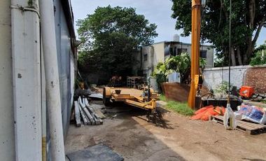 Galpón Interno con Amplio Terreno en Venta