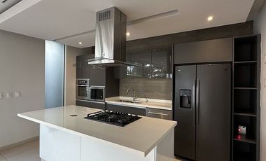 Casa en Renta en Puerta Las Lomas – Exclusividad, Lujo y Confort.